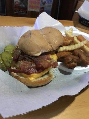 Uncle Mike's Corner Pub and Grill