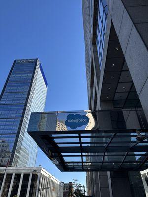 Salesforce Tower