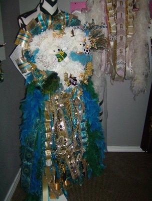 A Peacock Concoction in a Spotlight Heart size