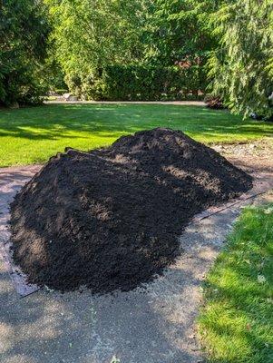 Topsoil mix 5 yards