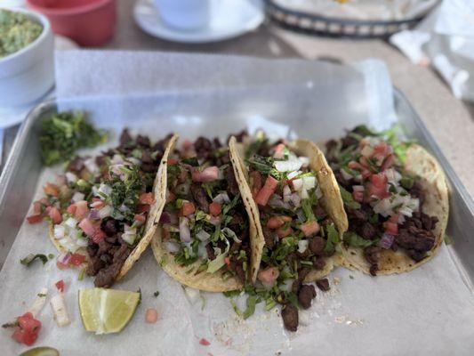 Los Compadres Taqueria & Marisqueria