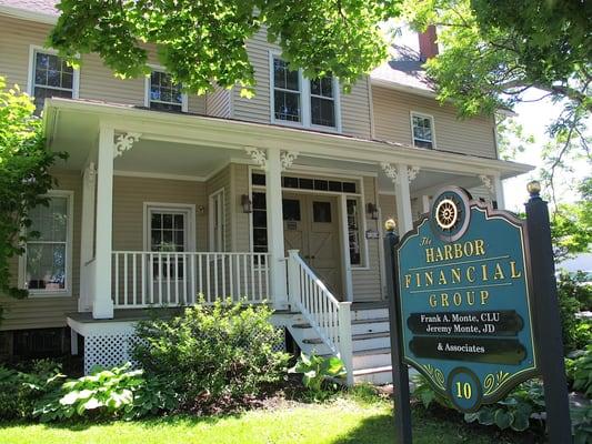 After the Perinton PO moved to the Village, this property housed the Erie Canal Inn (originally erected 1822 by Elisha Fullam in Fullamtown)