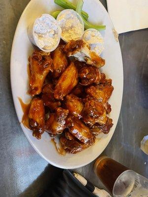 These are honey bbq bone in wings w/blue cheese