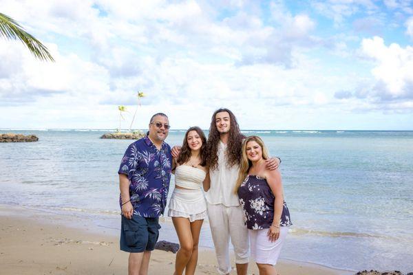 Martinez family photo session at the Kahala with Diamond.