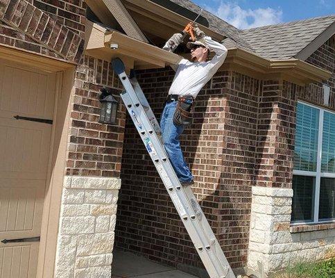 Black Diamond Seamless Gutter