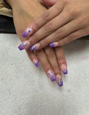 Famous Nails