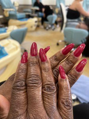 Lee do my pedi and Tina did my fill. Both ladies are professional, friendly and do a great job!!! 10 out of 10, I would highly recommend!!