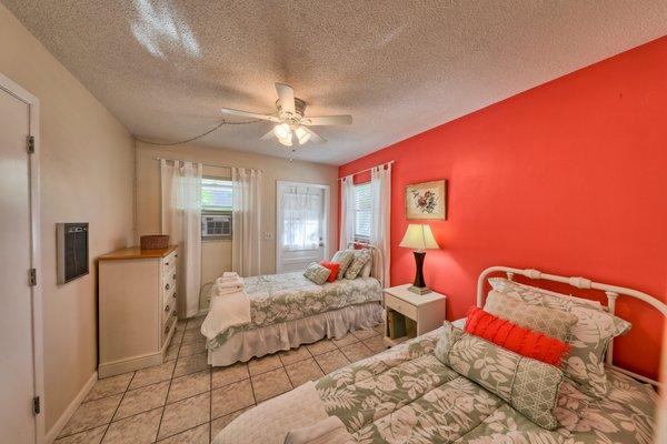 First floor apartment with twin beds