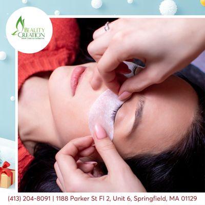 Eyelashes That Steal Spotlight Flaunt beautiful lashes that turn heads effortlessly. Reserve your spot today!