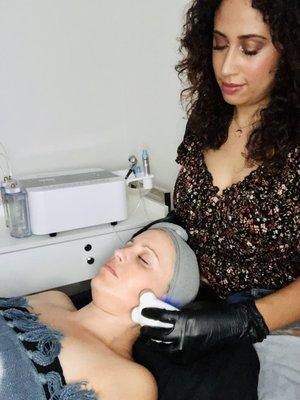 Microcurrent facial