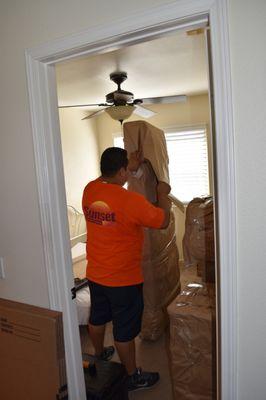 Sunset International Shipping - Saint Louis