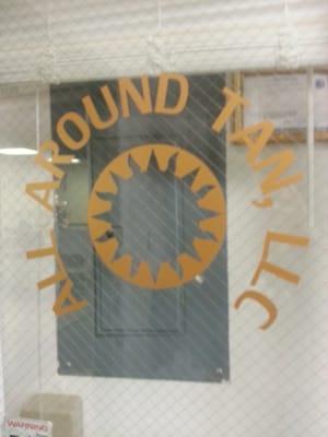 ALL AROUND TAN IS OPEN.