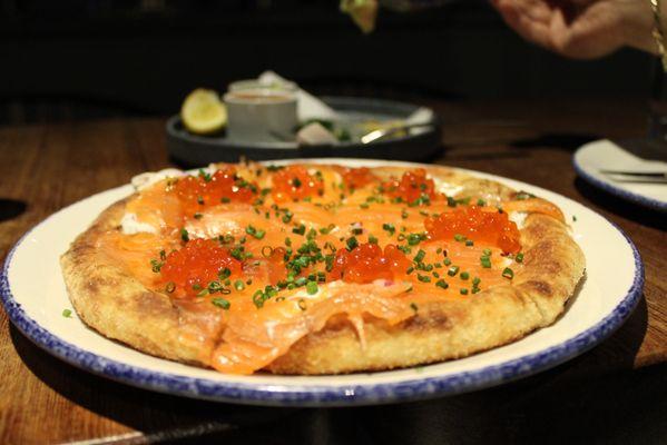 Salmon pizza