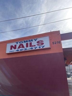 "Welcome to Tommy Nails. I will do my very best to serve all the ladies and everyone with my heart and full dedication."