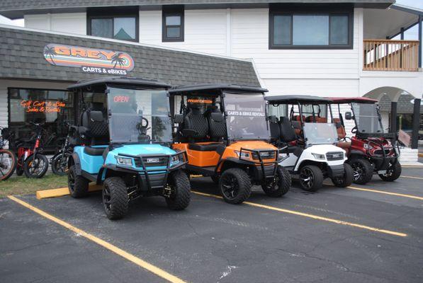 Our 2025 fleet of street legal golf carts are ready to go. 4 and 6 passenger carts available for daily, weekend, weekly, and monthly rental