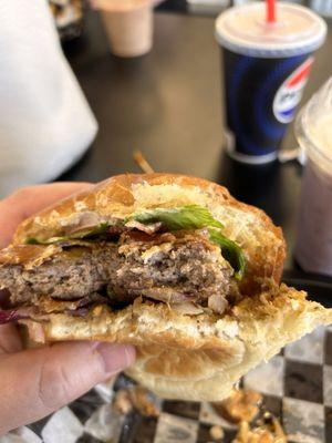 Mudman Burger