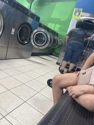 Suds Up Laundromat