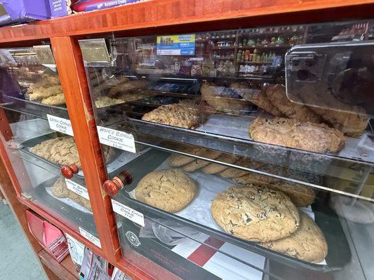 Pelican Plaza Grocery & Deli