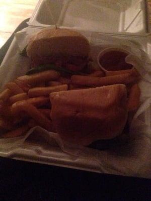 Had the chicken avocado burger and basket. The bar was had a calm home feeling. The ppl were kind and fun to talk to.