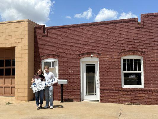 I enjoyed helping this young couple start a new chapter in their lives with this commercial building purchase!