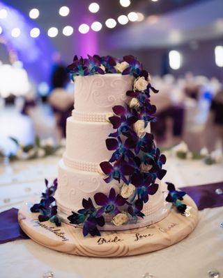 Wedding Cake in The Encore Room