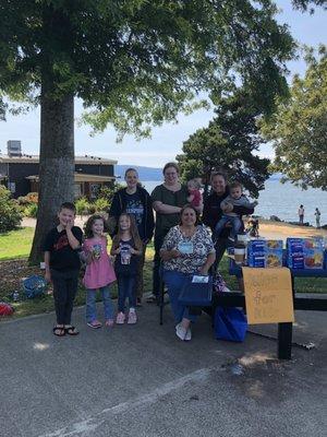 Beautiful day at Boulevard park, handing out juice to the kids Athena the park!