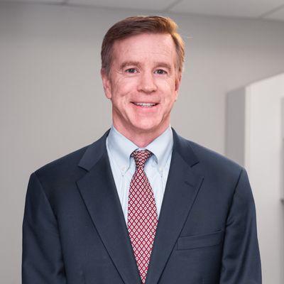 William Carney, MD
SPECIALTIES:
Reconstructive Orthopedic Surgery,
Sports Medicine