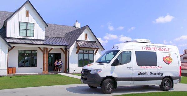 Aussie Pet Mobile of Carlsbad, Rancho Santa Fe, and Del Mar