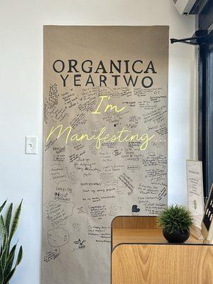 If you're into wellness, detoxing, or just want a refreshing, guilt-free drink, this spot is a must in Montebello.