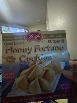 This right here they're stale they taste like the cardboard box they come in zero star like never again I would not be buying this no more!.