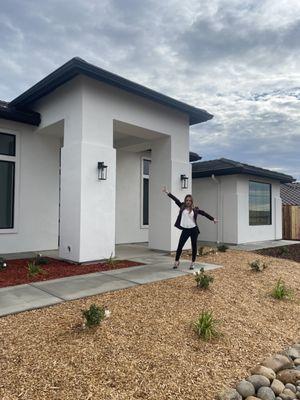 Daysi Vergara - Infinity Real Estate