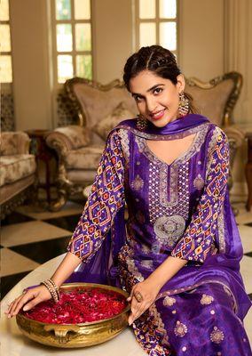 Vastra by Shruti Kreeti