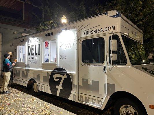 Frussie's Deli & Bakery