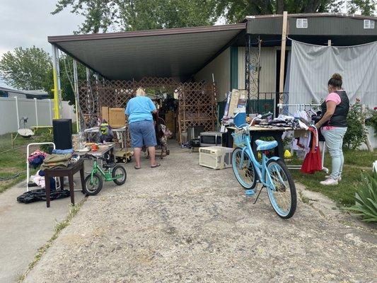 Jakobys yard sale