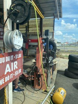 Dent's Dixie Station