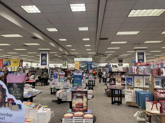 Barnes & Noble Massapequa Park