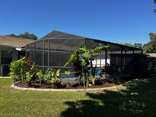 Saia Creative Designs Landscape & Hauling