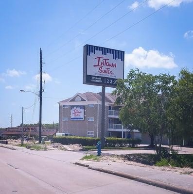 Here's the storefront before Highway 290 construction getting ugly.