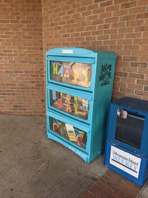 Little Free Library, 8400 Bellhaven Blvd, Charlotte