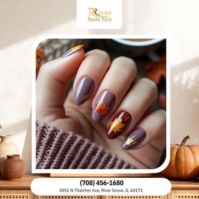 Autumn tones, cozy charm & soft sparkle A simple design that says "thank you" in style. Book your Thanksgiving look today!