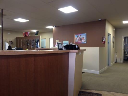 Dr L Glenn Hum Optometrist