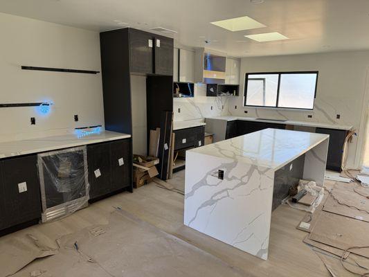 Cocina de Quartz con full backsplash