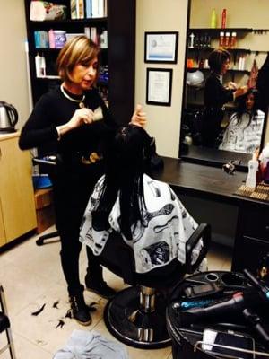 RAYMONDE DE PAREE
WOMAN'S HAIR STYLIST
Wed to Sat, by Appointments ONLY