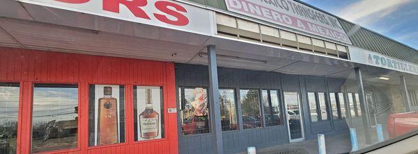 strip mall (location)