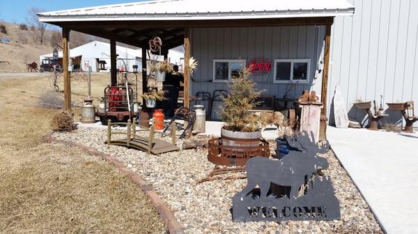 The Swallows Nest - Jayna's Country Store & Gardens