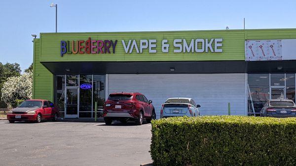 Blueberry Vape & Smoke shop
