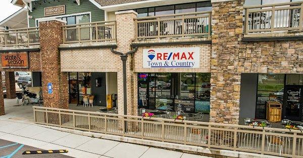 Ami Terry-RE/MAX Town & Country