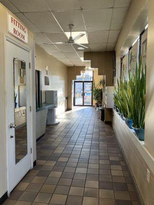 Island Cleaners & Coin Laundry