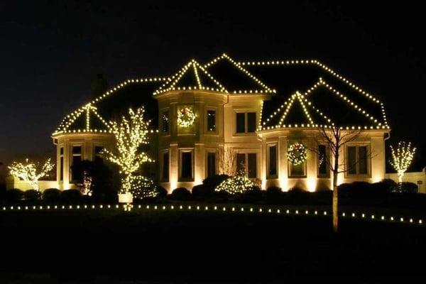 we are experts in christmas decoration and illumination
visit our web page:
www.in-outdoordecor.com