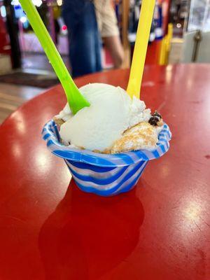 Mmm mmm good - small gelato. Rich & creamy. Just the cap off we wanted from a heavy Italian dinner at Paesano, steps away.
